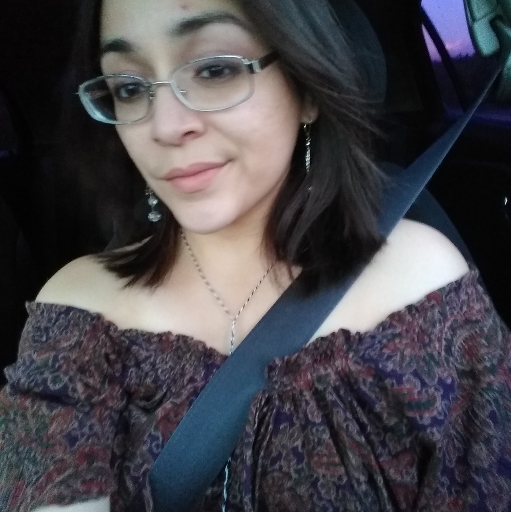 Meet your Posher, Joelle